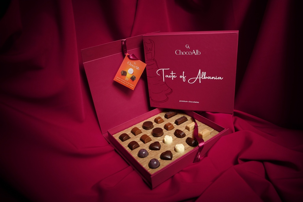 [A011] Premium chocolate box "Xhubleta"